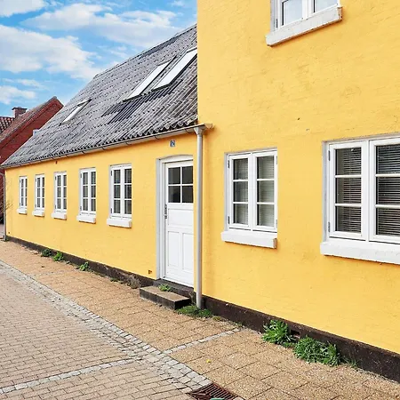 4 Person In Albaek-by Traum