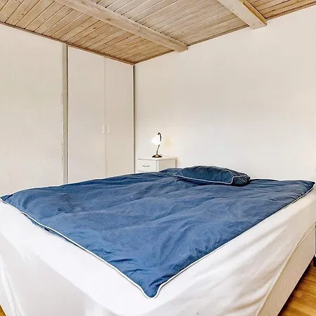 4 Person In Albaek-by Traum